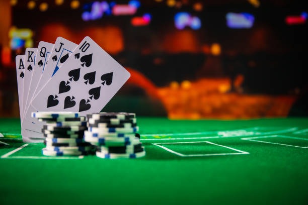 Mobile phone displaying Andar Bahar betting interface on sakauslot app